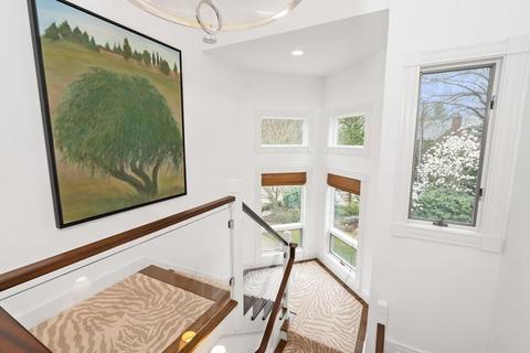8 Sears Rd, Brookline, MA 02445 photo 15