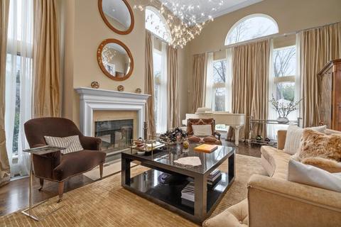 8 Sears Rd, Brookline, MA 02445 photo 3
