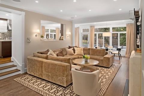 8 Sears Rd, Brookline, MA 02445 photo 11
