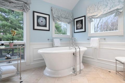 8 Sears Rd, Brookline, MA 02445 photo 18