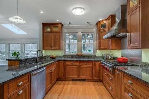 25 Windsor Rd, Brookline, MA 02445 photo 11