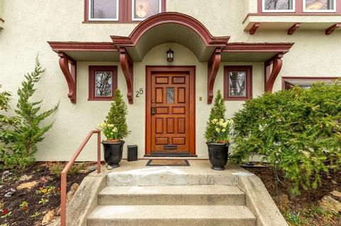 25 Windsor Rd, Brookline, MA 02445 photo 2