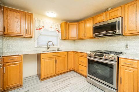 67 Arcadia Blvd, Springfield, MA 01118 photo 12