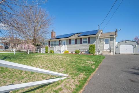 67 Arcadia Blvd, Springfield, MA 01118 photo 3