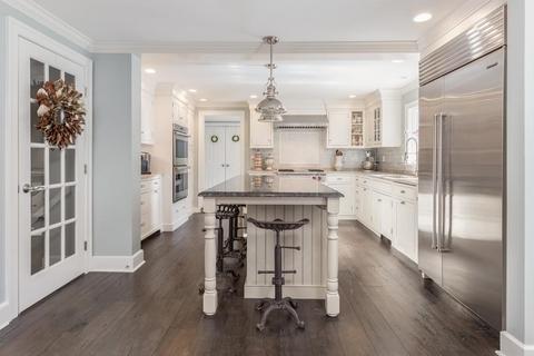11 Smith St, Wellesley, MA 02482 photo 4