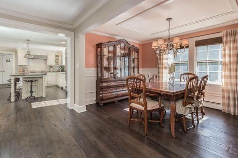 11 Smith St, Wellesley, MA 02482 photo 8