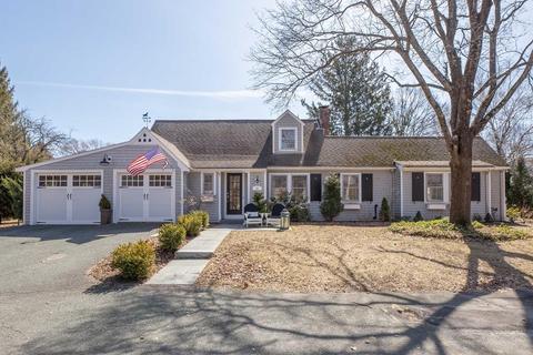 11 Smith St, Wellesley, MA 02482 photo 1