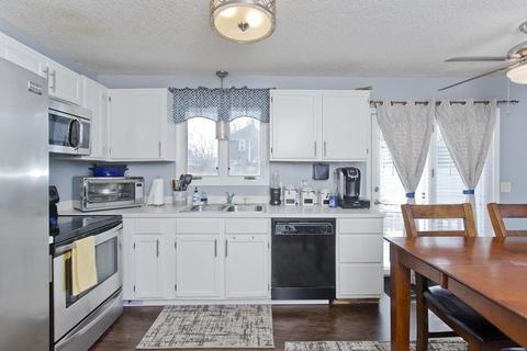 34 Brighton St, Springfield, MA 01118 photo 9