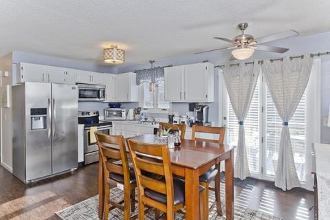 34 Brighton St, Springfield, MA 01118 photo 3