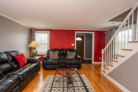 325 Gillette Ave, Springfield, MA 01118 photo 8