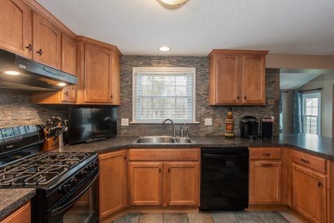 325 Gillette Ave, Springfield, MA 01118 photo 2