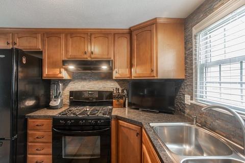 325 Gillette Ave, Springfield, MA 01118 photo 3