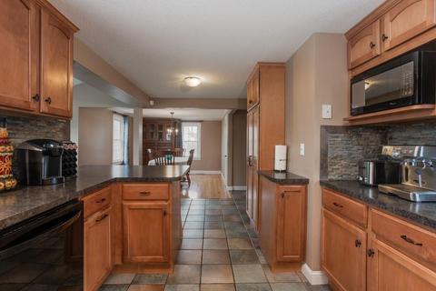 325 Gillette Ave, Springfield, MA 01118 photo 5