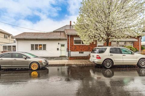 136 Clarence St, Everett, MA 02149 photo 2