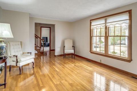 18 Davis Ln, Reading, MA 01867 photo 5
