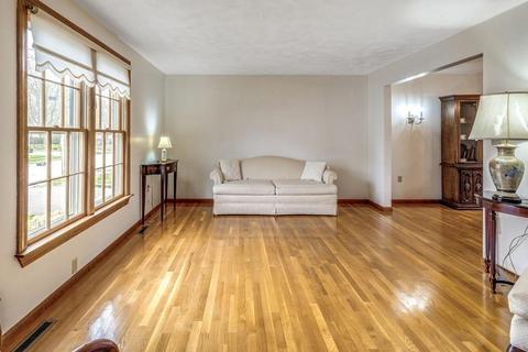 18 Davis Ln, Reading, MA 01867 photo 12