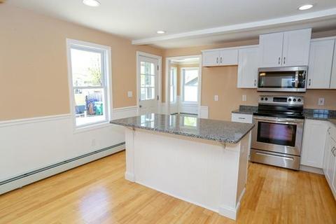 28 Laurel St, Clinton, MA 01510 photo 5