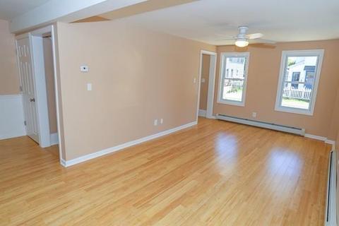 28 Laurel St, Clinton, MA 01510 photo 9