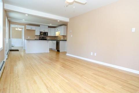 28 Laurel St, Clinton, MA 01510 photo 8