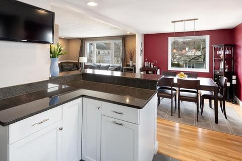 34 Hackensack Rd, Chestnut Hill, MA 02467 photo 2