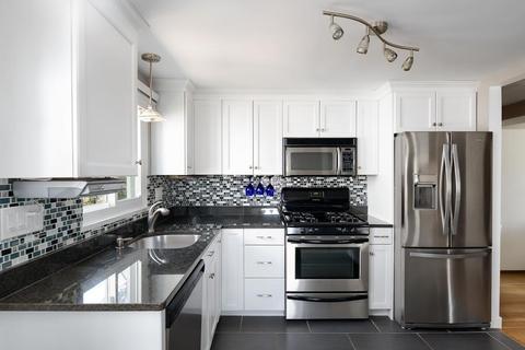 34 Hackensack Rd, Chestnut Hill, MA 02467 photo 4