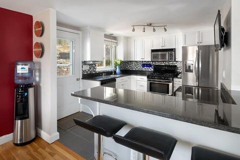 34 Hackensack Rd, Chestnut Hill, MA 02467 photo 3
