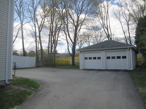 8 Valley St, Webster, MA 01570 photo 4