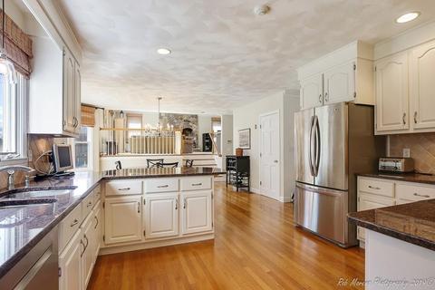 21 Windemere Dr, Andover, MA 01810 photo 13