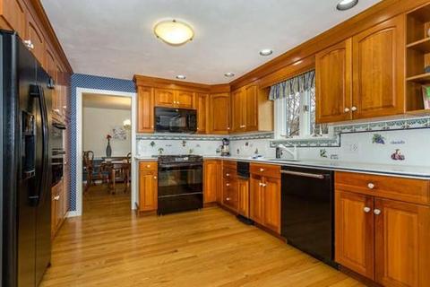 2 Eagle Dr, Walpole, MA 02081 photo 5