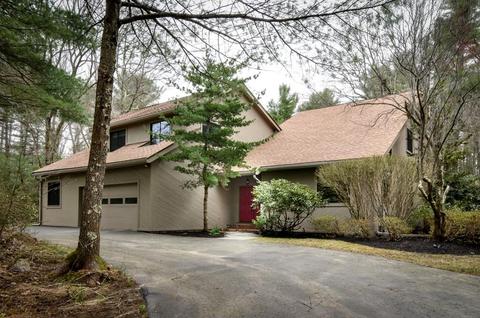 96 Elm St, Upton, MA 01568 photo 1