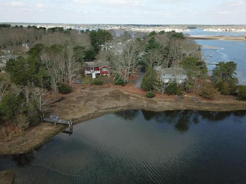 55 Edgewater Dr, Wareham, MA 02571 photo 1