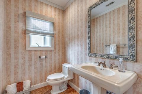 5 Brackett St, Needham, MA 02492 photo 16