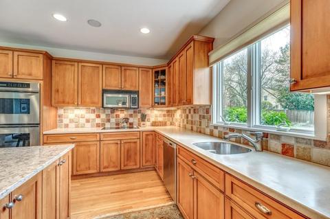 5 Brackett St, Needham, MA 02492 photo 11
