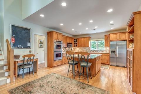 5 Brackett St, Needham, MA 02492 photo 9