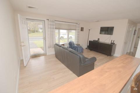 29 N Shetland Rd, Danvers, MA 01923 photo 4