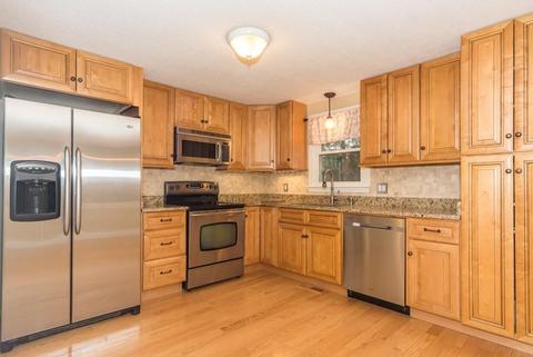 25 Oakleaf Dr, Mansfield, MA 02048 photo 4