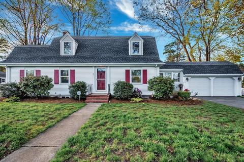 137 Hoover Rd, Needham, MA 02494 photo 1
