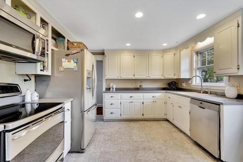 137 Hoover Rd, Needham, MA 02494 photo 11