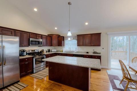 19 Arbutus St, Worcester, MA 01604 photo 13