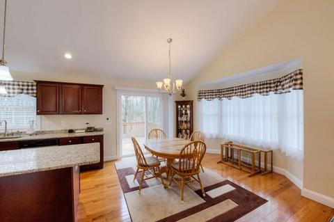 19 Arbutus St, Worcester, MA 01604 photo 9