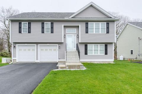 19 Arbutus St, Worcester, MA 01604 photo 2
