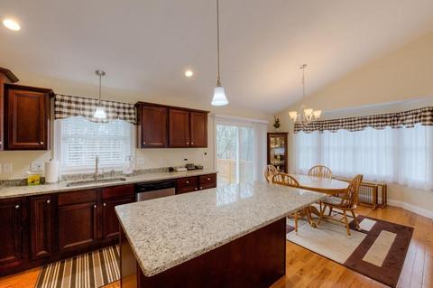 19 Arbutus St, Worcester, MA 01604 photo 12