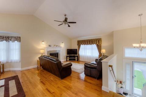 19 Arbutus St, Worcester, MA 01604 photo 6