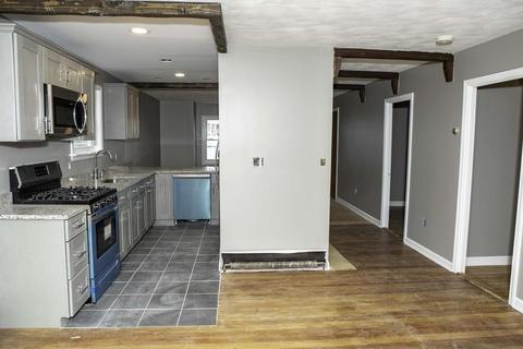 762 Globe St, Fall River, MA 02724 photo 1