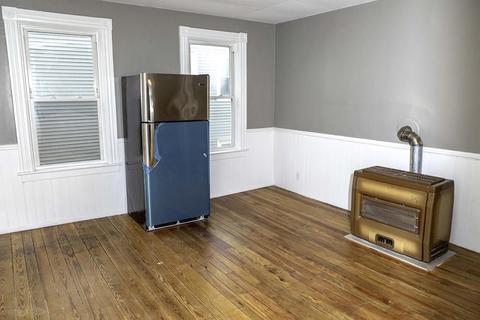 762 Globe St, Fall River, MA 02724 photo 10