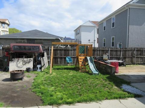 181 Crawford St, Fall River, MA 02724 photo 3