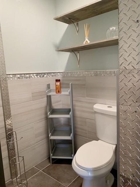 56 Waverly St, Springfield, MA 01107 photo 9