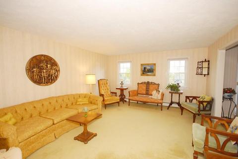 11 Taylor Rd, Acton, MA 01720 photo 2