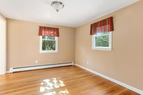 9 Arrowhead Dr, Hyannis, MA 02601 photo 5