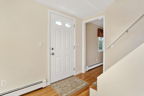 9 Arrowhead Dr, Hyannis, MA 02601 photo 2